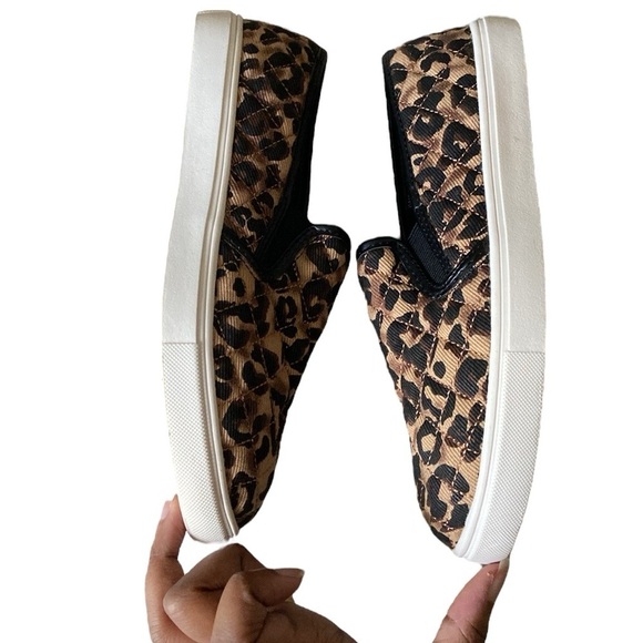 Time And Tru Leopard Memory Foam Slip On Loafers Flats Casual - Picture 3 of 7